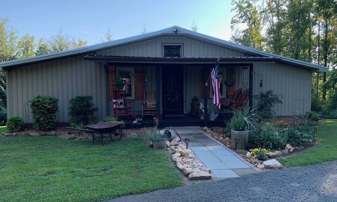 White Plains Other | Holly Hill Farm House, Only 6 Miles from Downtown Mount Airy, NC, Sleeps 4
