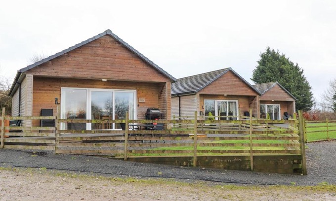 Preston House | Holly Lodge