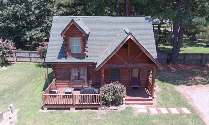 Heber Springs Cabin | Hollyn's House: 2 BR, 1 BA in Heber Springs, Sleeps 4