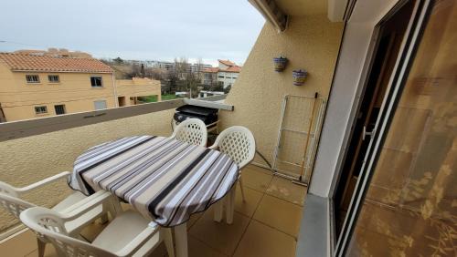 Valras-Plage Apartment | Hollywood E24 - T2 avec terrasse à 2 minutes de la plage