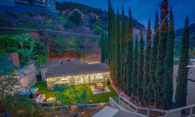 Hollywood Hills West House | Hollywood Hills Retreat: Private GYM & STEAM ROOM