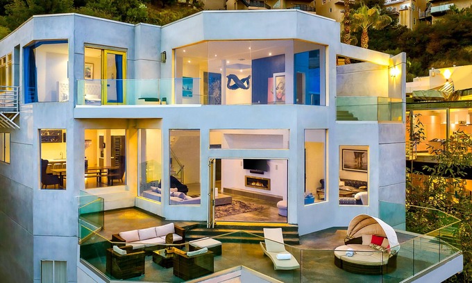 Hollywood Hills West House | Hollywood hills Sanctuary, Views from Santa Monica to downtown LA.