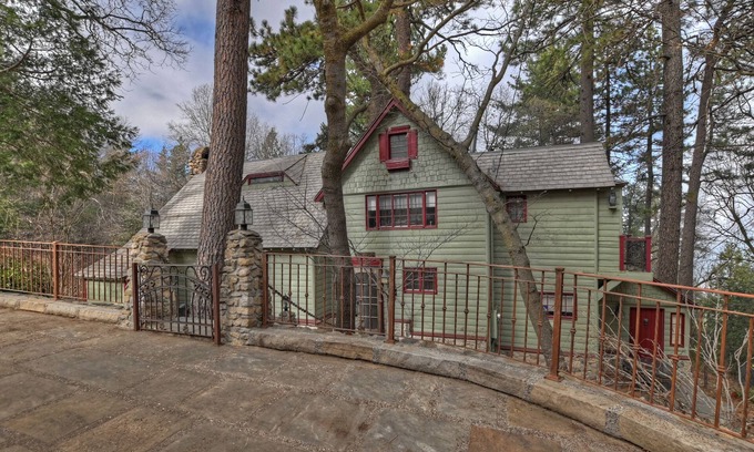 Crestline Cabin | Hollywood History-Shirley Temple's Hillside Cabin