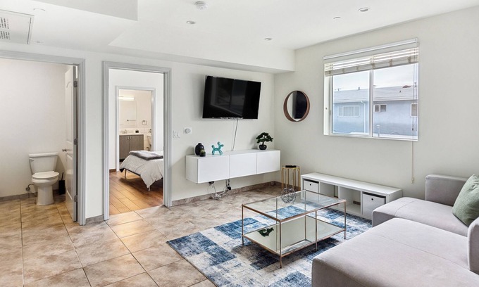 East Hollywood Apartment | Hollywood View Penthouse