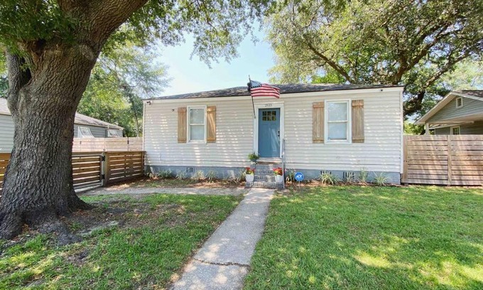 North Charleston Villa | Holy City Bungalow