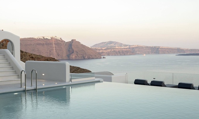Oia Hotel | Hom Santorini