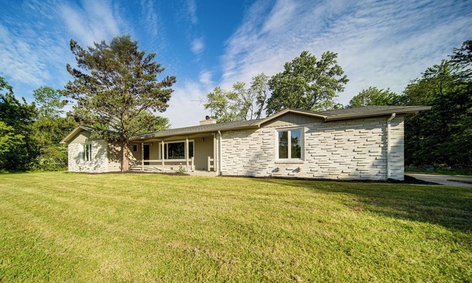 Harborcreek House | Home < 1 Mi to Lake Erie & Shades Beach Park!