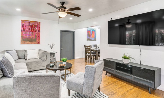 Ridgeview - Webster House | Home 3 Miles to Balboa Park & San Diego Zoo!