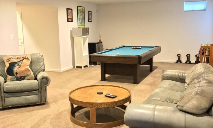 Fredericksburg House | "Home Away From Home"/5 mins from downtown Fredericksburg & mall!