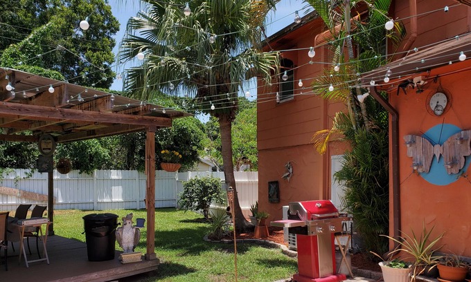 St. Petersburg - Clearwater Apartment | Home away from Home!