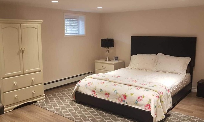 York House | Home away from Home ! Close to Amenities, Bus stop in front, Separate Entrance
