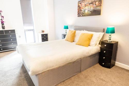 Bootle Apartment | Home Away from Home
