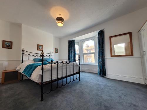Littlehampton House | Home away from home by the sea