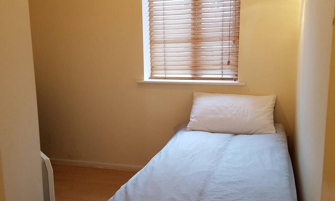 Manchester Apartment | Home away from home in Manchester!