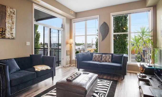 North Central Edmonton Apartment | Home Away from Home Peaceful Gateway Wifi,UGprkg