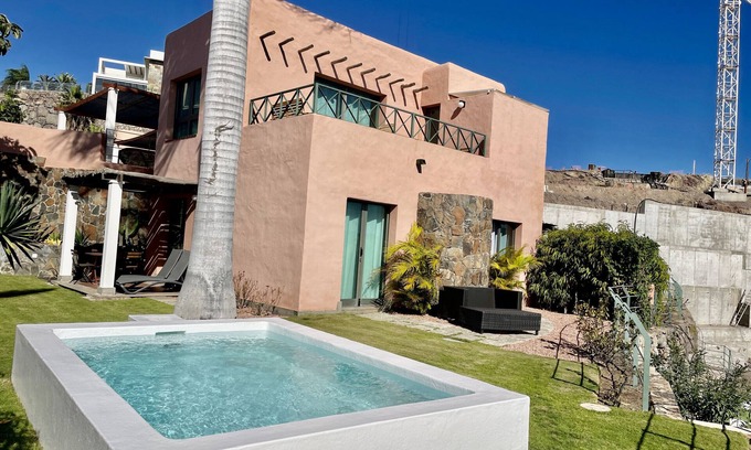 Salobre Villa | HomeForGuest Salobre Villa, 5PAX, WIFI, POOL, GREAT VIEWS