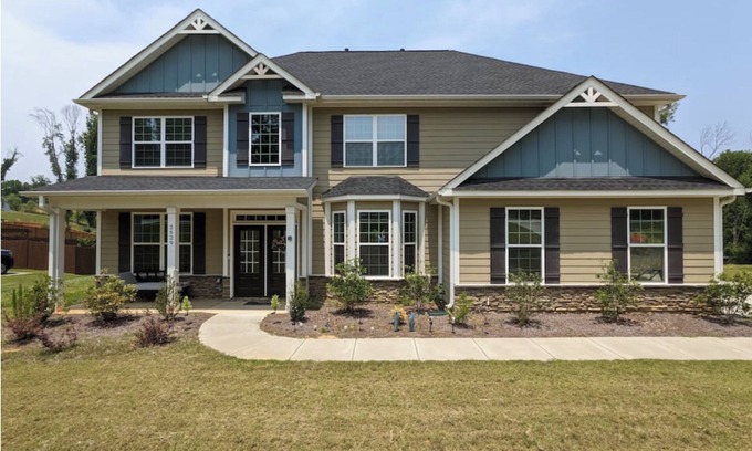 Belmont House | Home In Belmont - Greater CharlottenCozy 3-bedroom house in charming Belmont