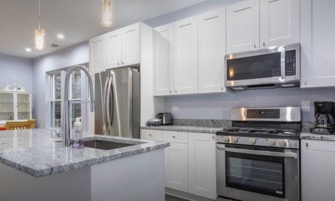 Rogers Park House | Home in Chicago Northside, Rogers Park Neighborhood, 3 Bedroom.