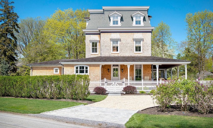 Quogue House | Home in the Hamptons available for the Summer 2019