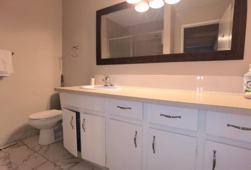 Dalhousie House | Home Inn Calgary Dalhousie
