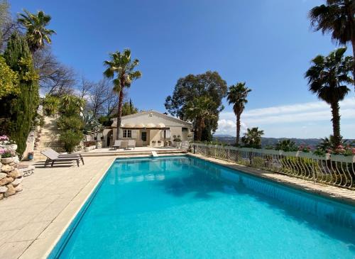 Saint-Jeannet Bed & Breakfast | Home - La vie est belle