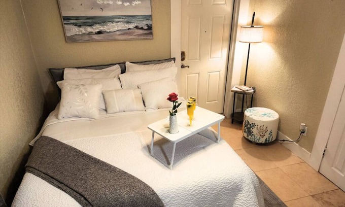Grandview Heights Apartment | Home Near Convention Center in West Palm Beach