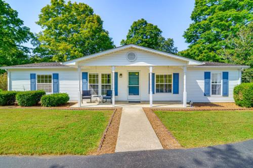 Byrdstown House | Home Near Dale Hollow Lake Deck and Fire Pit