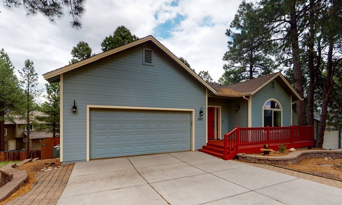 Ponderosa Trails House | Home near downtown with private hot tub, gas fireplace, grill, firepit - Dogs OK