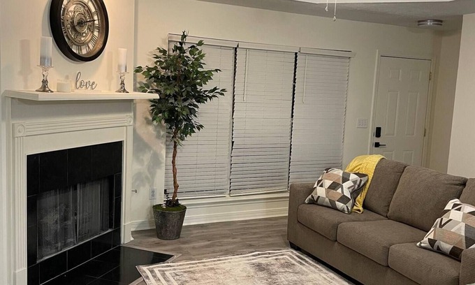 Flowood House | Home next to R Barnett Reservoir