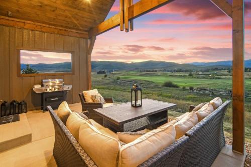 Grand Elk Ranch House | Home on Golf Course with Hot Tub, Near Grand Lake