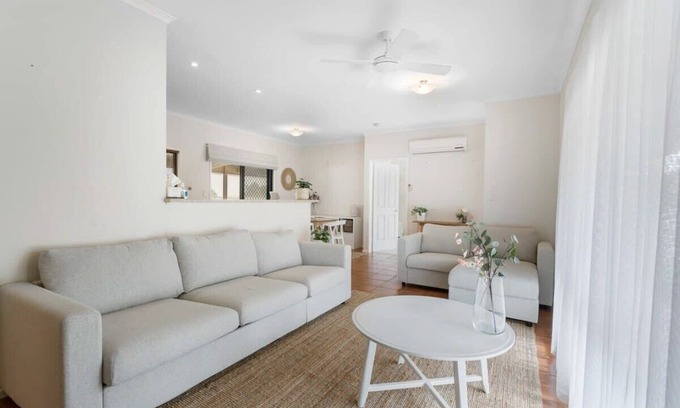 Goolwa Beach House | Home on Haynes-1km from Goolwa Beach & Kuti Shack