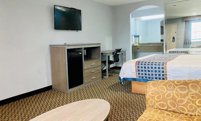 Southeast Houston Hotel | Home Place Inn and Suites-Hobby