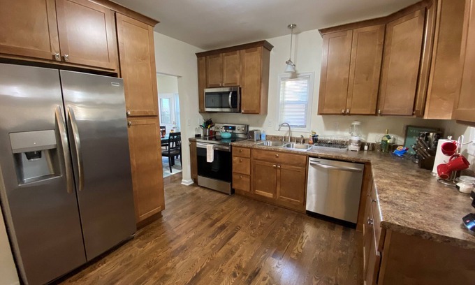 Racine House | Home Run! Pro Cleaned, Self Check In Sleeps 12