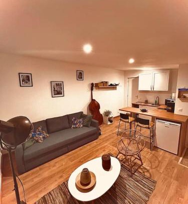 Poses House | Home Studio