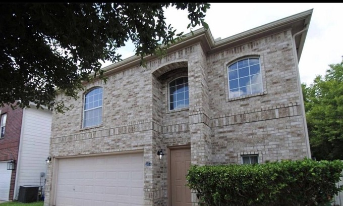 Houston House | Home Sweet Home 3 miles from Hobby Airport