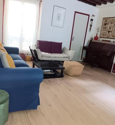 Combat Apartment | Home sweet home Paris