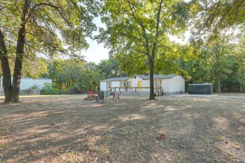 Kingston House | Home with Fire Pit and Foosball in Lake Texoma!