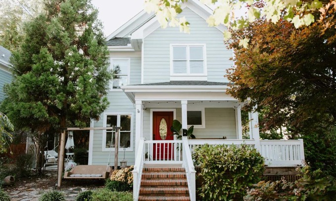 Downtown House | Home with Outdoor Oasis in Downtown Raleigh!