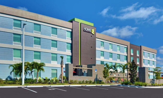 Fort Myers Hotel | Home2 Suites by Hilton Fort Myers Colonial Blvd