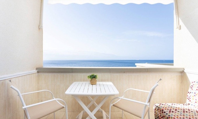 Santa Cruz de Tenerife Apartment | Home2Book Cozy Seaside Studio with Stunning Views