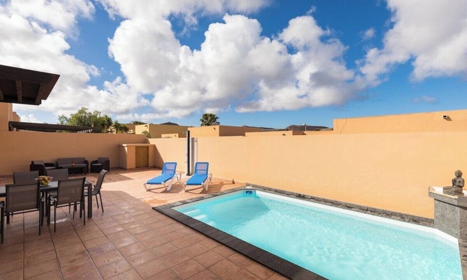 Corralejo Villa | Home2Book Isla Lagoa, Private Pool