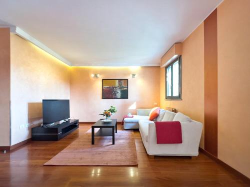 Binda Apartment | Homeby, Dimora Diana