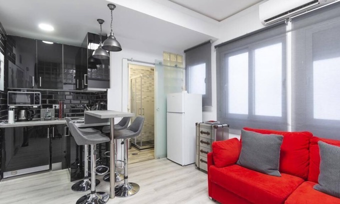 Moncloa - Arguelles Apartment | Homelike apartment in the center.