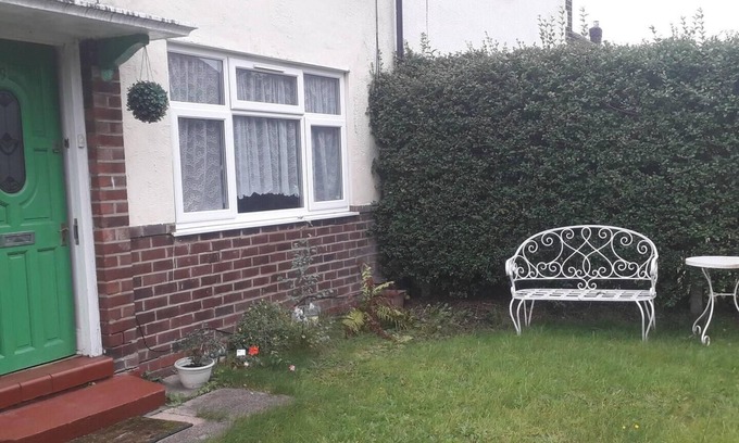 Trafford House | Homely 4-bed House in Manchester