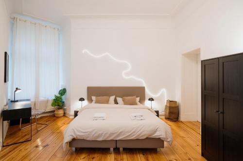 Moabit Apartment | Homely Berlin - Luxurious, Spacious, Near Victory Column, River