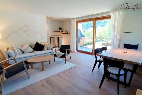 Bayrischzell House | Homely Stay Velosoph Quartier - Familienfreundliches Ferienhaus mit 3 Schlafzimmern, 300m zur Ski-Piste, E-Auto Ladestation