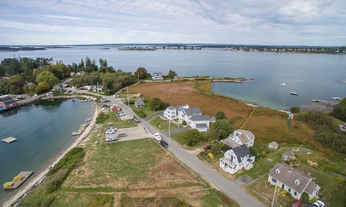 Mid-Coast and Islands House | Homeport - Modern oceanfront cottage overlooking quintessential Mackerel Cove