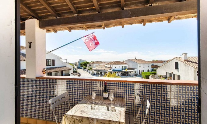 Saintes-Maries-de-la-Mer Apartment | Homerez - Spacious apartment Saintes-Maries-de-la-Mer 53 m² pets allowed