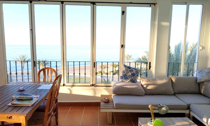 Aguadulce House | Homerez - 75 m away from the beach! Spacious house for 8 ppl. with shared pool