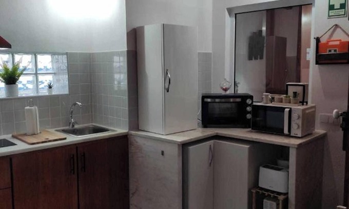 Redondo House | Homerez - Air-Conditioned House in Redondo - Modern Comfort
